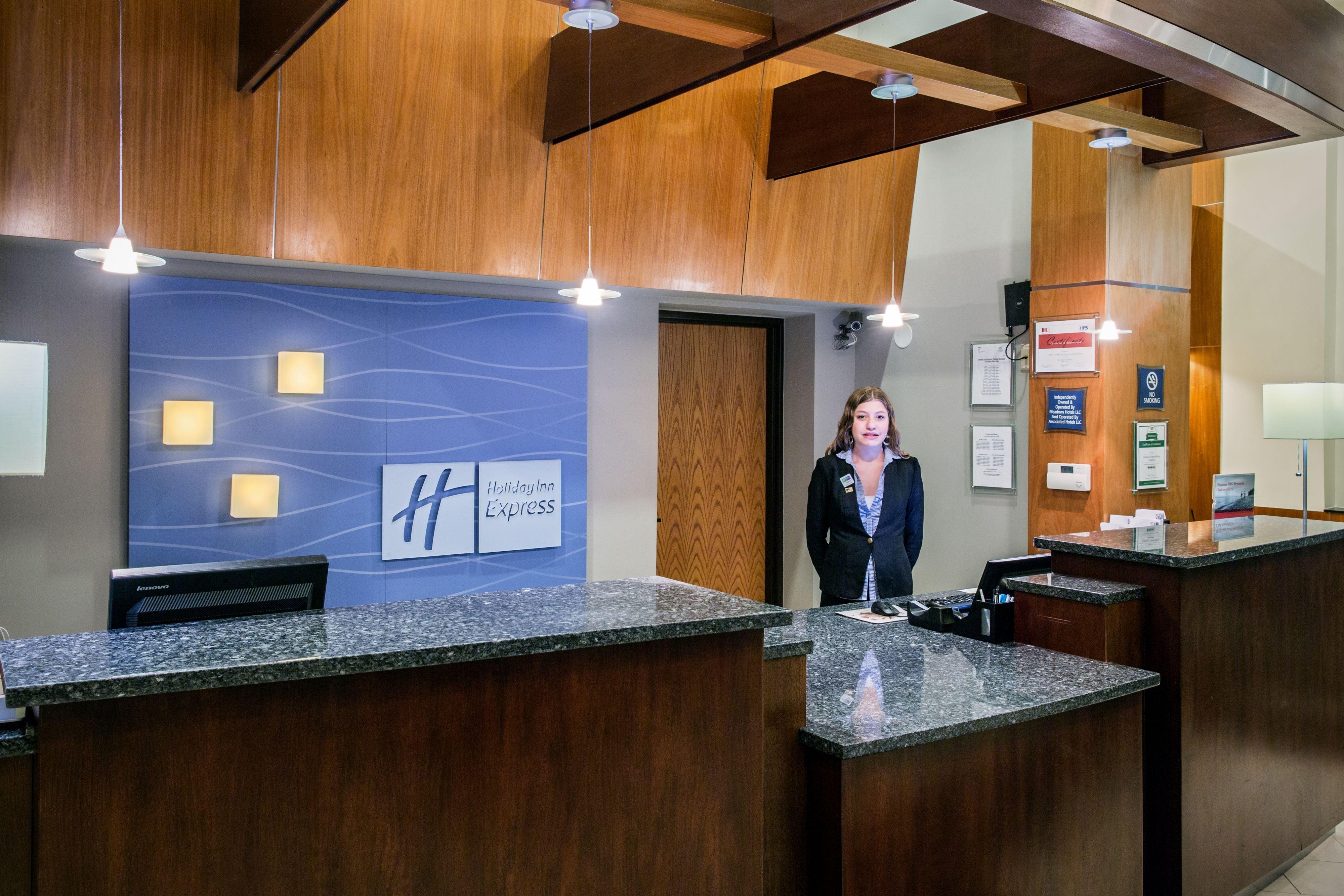 Holiday Inn Express Schaumburg-Rolling Meadows By Ihg Buitenkant foto
